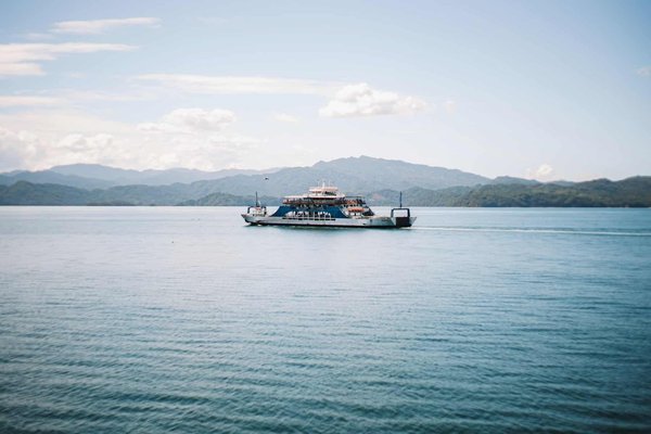 Peut-on trouver une location de vacances en Croatie avec des excursions en bateau et des cours de cuisine dalmate?